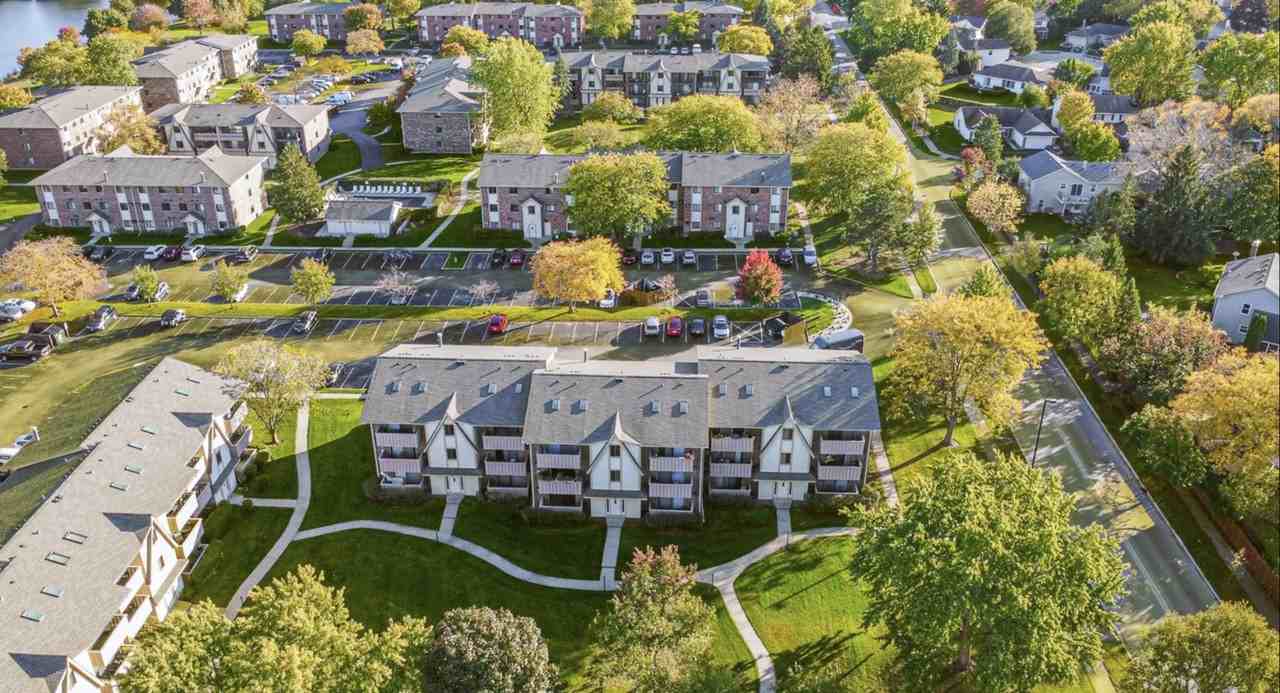 18 Echo Ct #14 - Photo 3 of 24