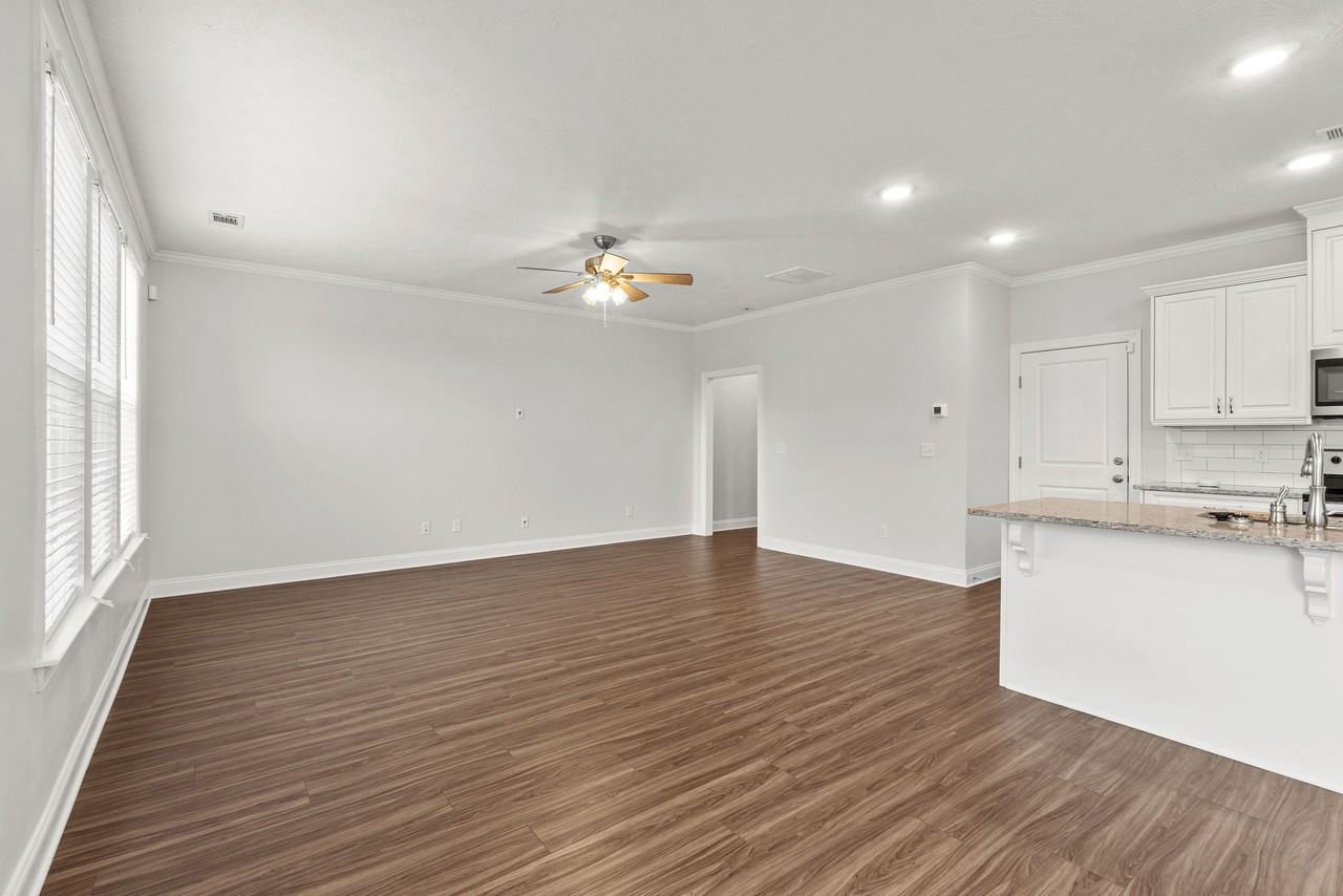 597 Vinings Dr #NA - Photo 6 of 34