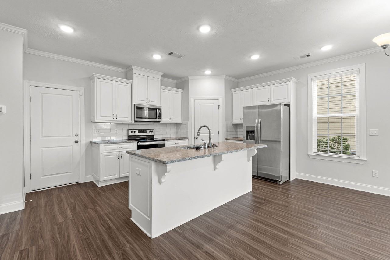 597 Vinings Dr #NA - Photo 7 of 34