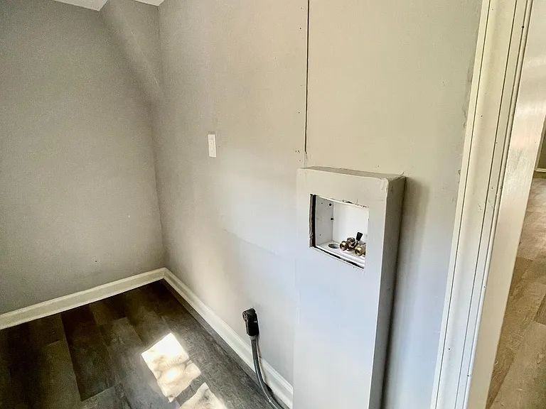 2102 S Simpson St #NA - Photo 2 of 6