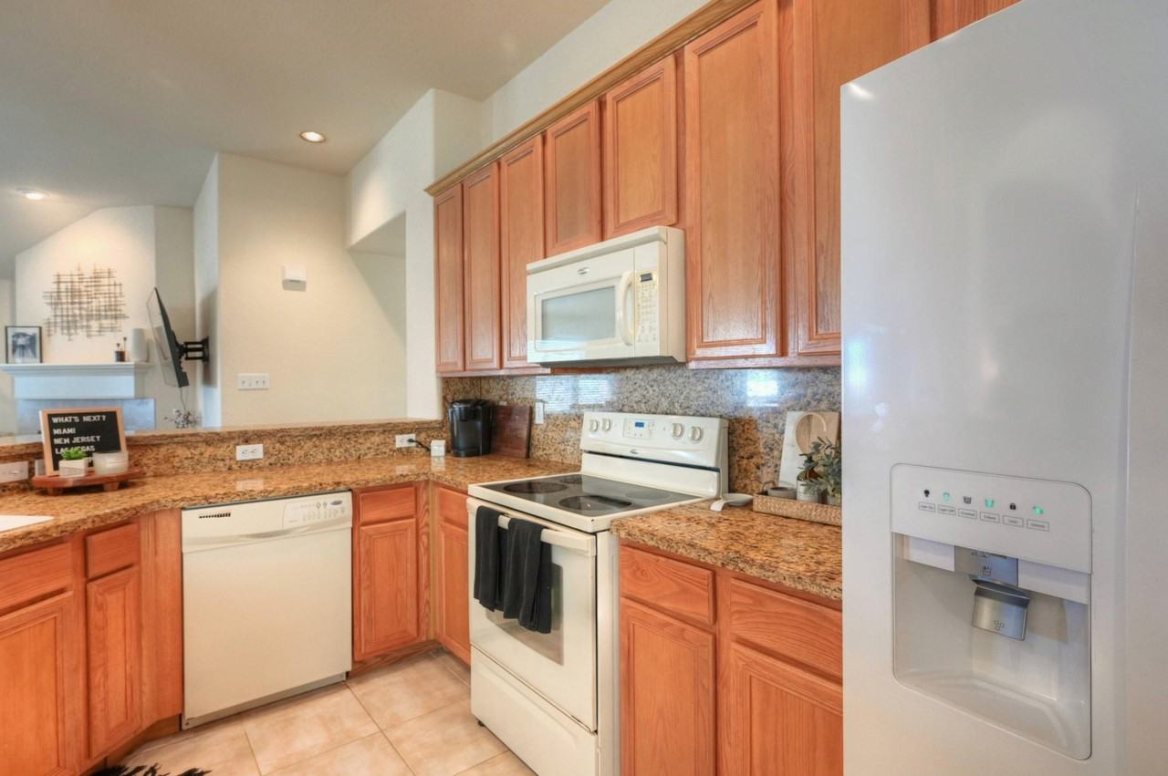 108 Cove Cir #NA - Photo 4 of 39