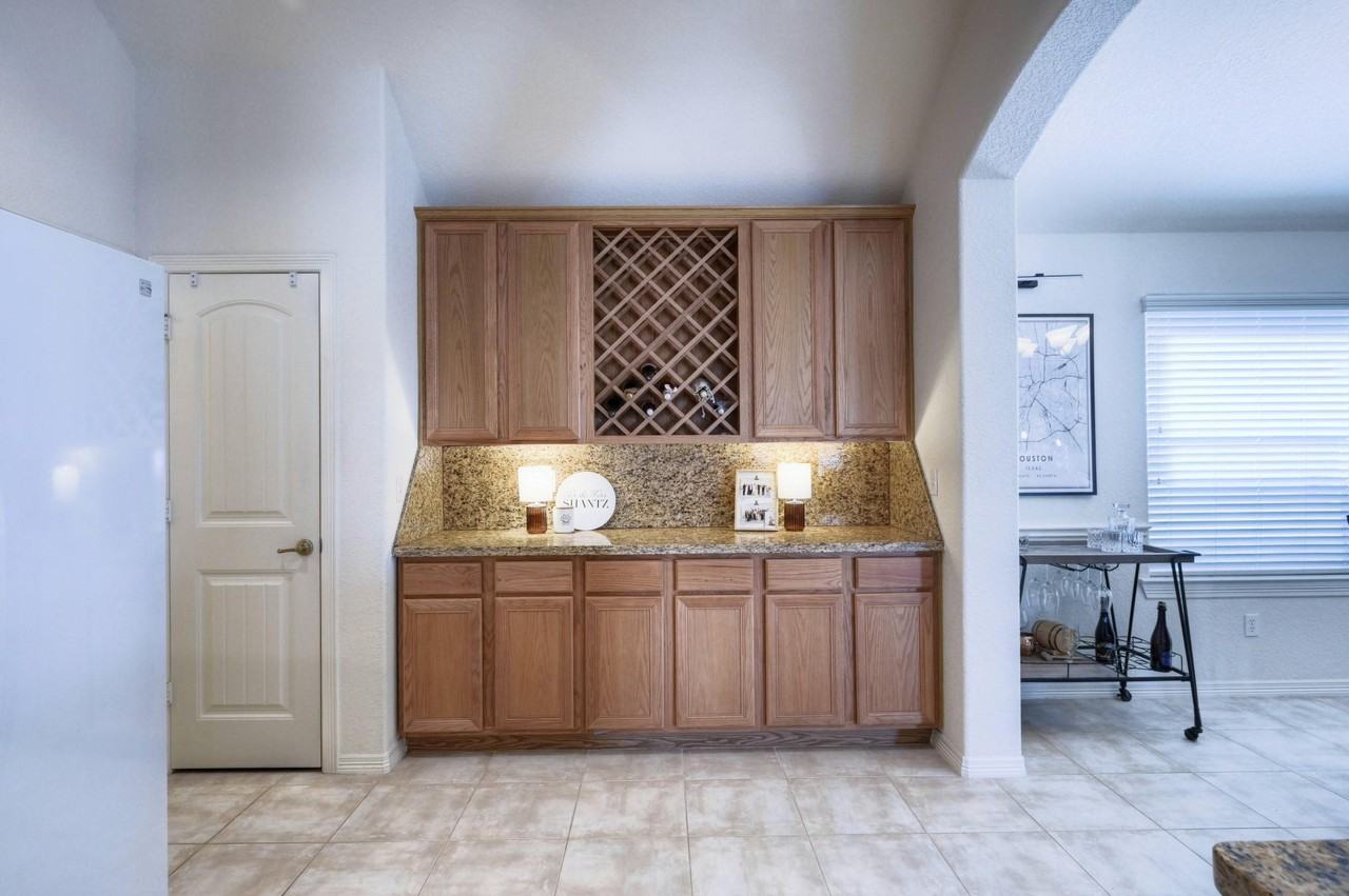 108 Cove Cir #NA - Photo 6 of 39