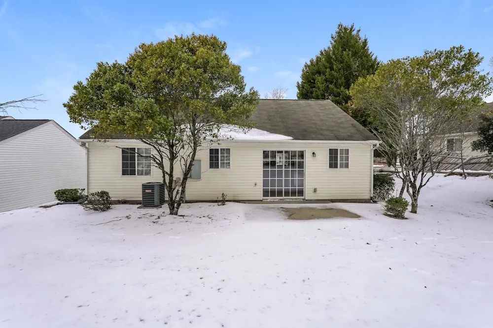 2693 Stratford Lake Ct #NA - Photo 3 of 11