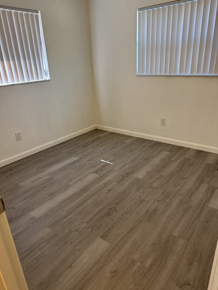 325 N Lochview Ter #NA - Photo 7 of 17