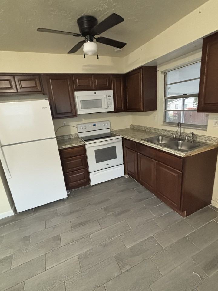 23 Roosevelt Blvd #NA - Photo 2 of 7