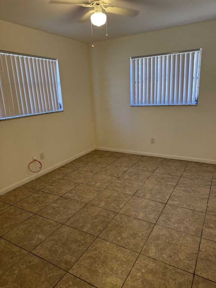 323 N Lochview Ter #NA - Photo 4 of 19