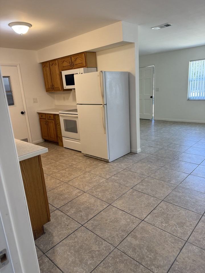 323 N Lochview Ter #NA - Photo 5 of 19