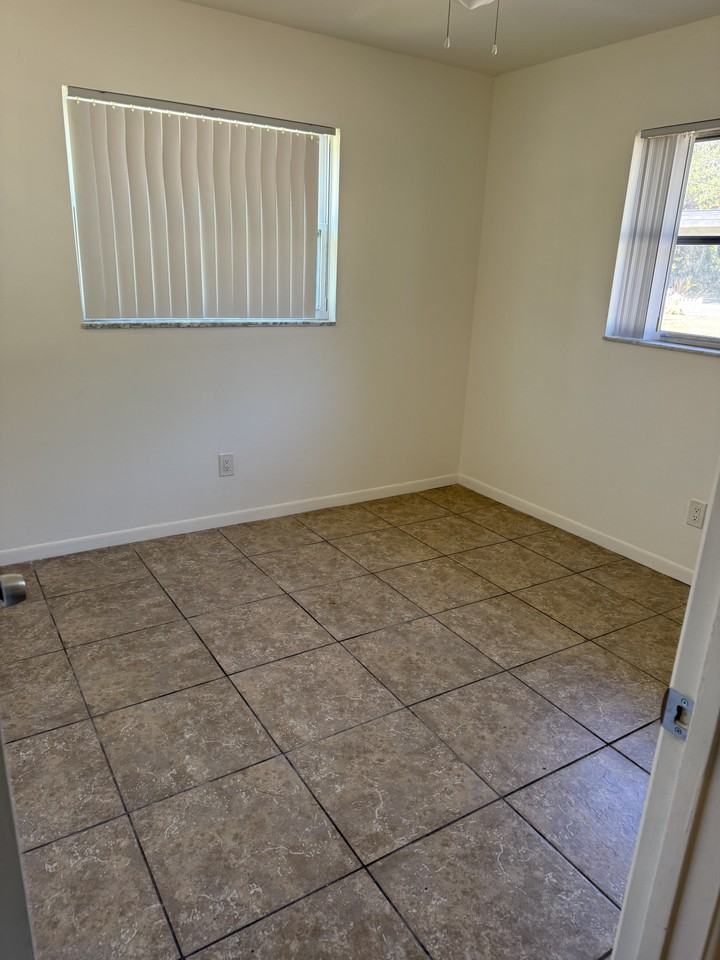 323 N Lochview Ter #NA - Photo 7 of 19