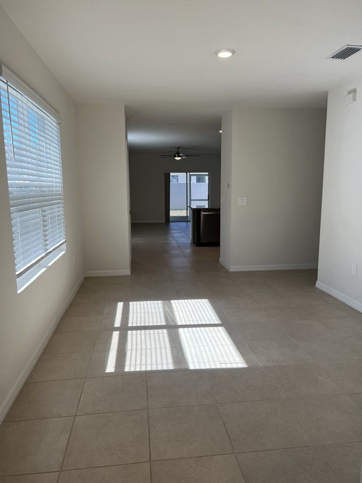 3833 Golden Oriole Pkwy #NA - Photo 7 of 22