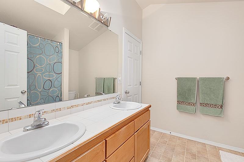 11709 16th Ave Ne #1 - Photo 5 of 13