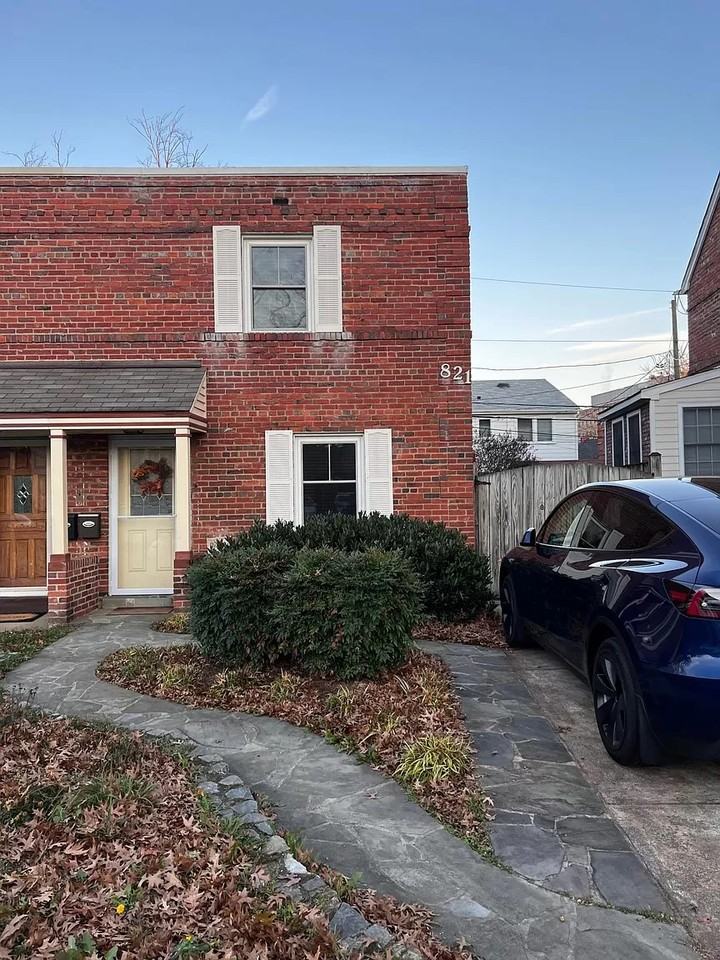 821 S Ivy St #NA - Photo 2 of 13