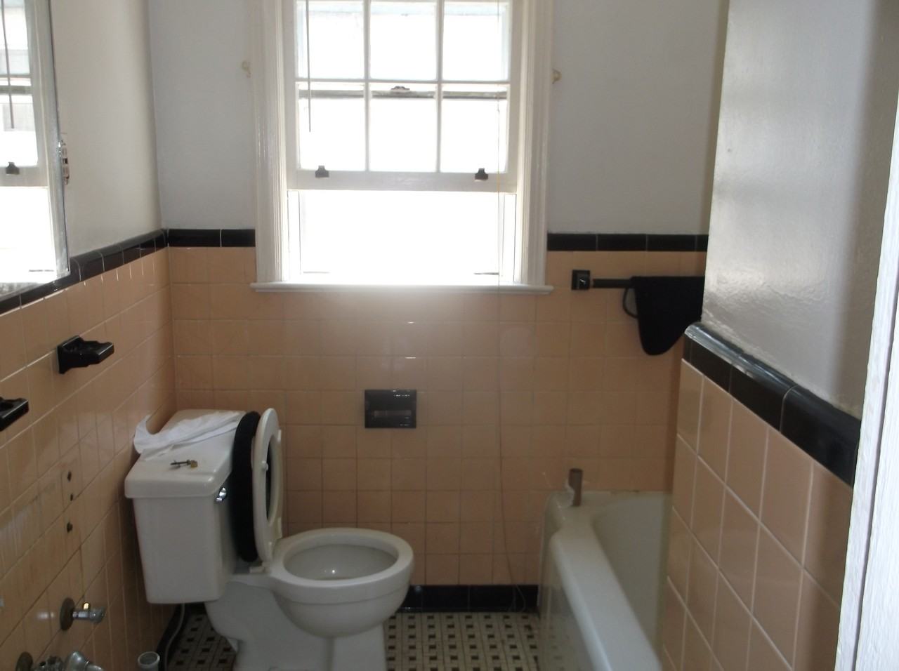 812 Carson St - Photo 6 of 9