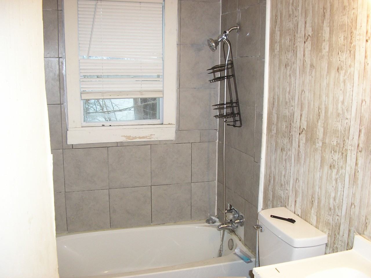 1637 Johnson Dr - Photo 2 of 11