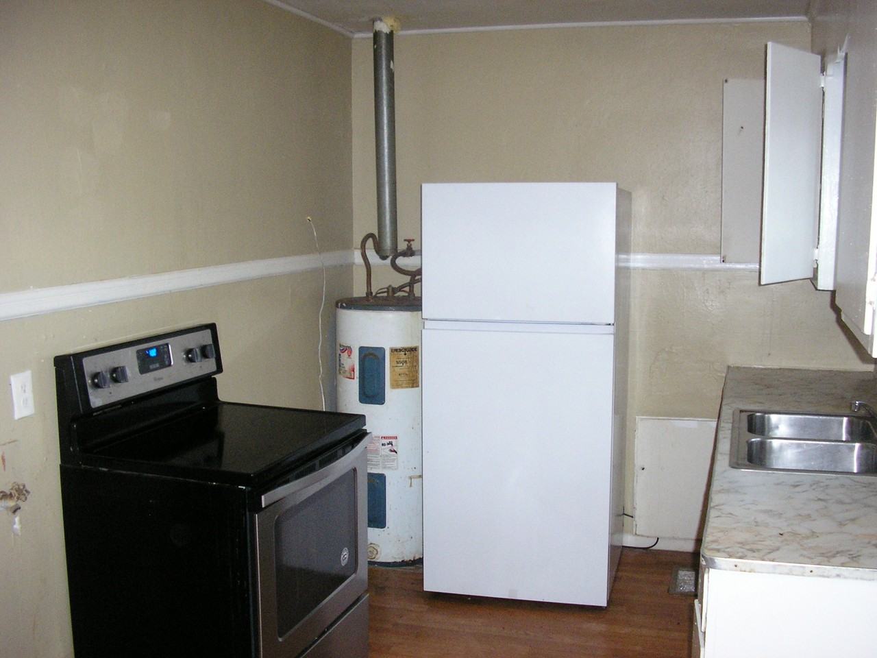 1637 Johnson Dr - Photo 3 of 11