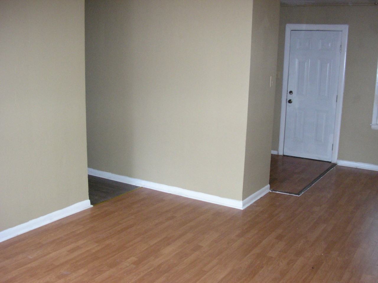 1637 Johnson Dr - Photo 4 of 11