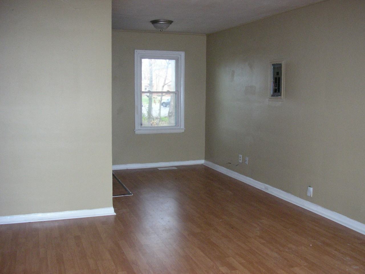 1637 Johnson Dr - Photo 5 of 11