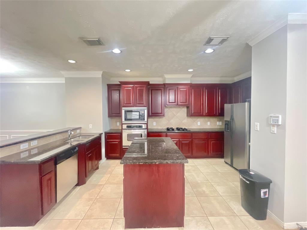 1622 Cohn St - Photo 5 of 34