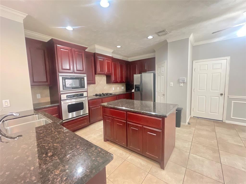 1622 Cohn St - Photo 6 of 34