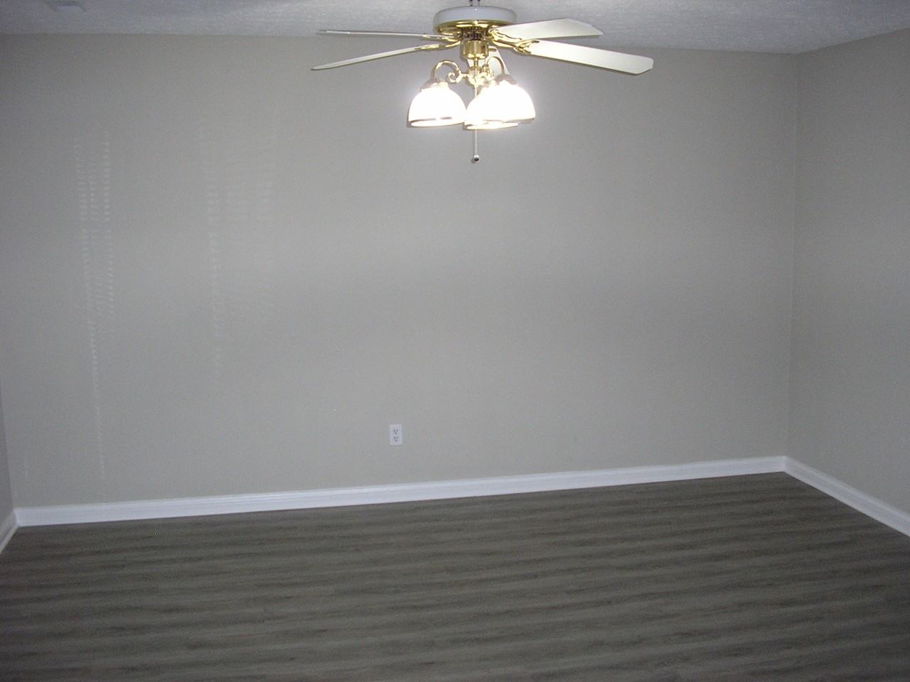 1055 Winners Cir #D - Photo 3 of 19