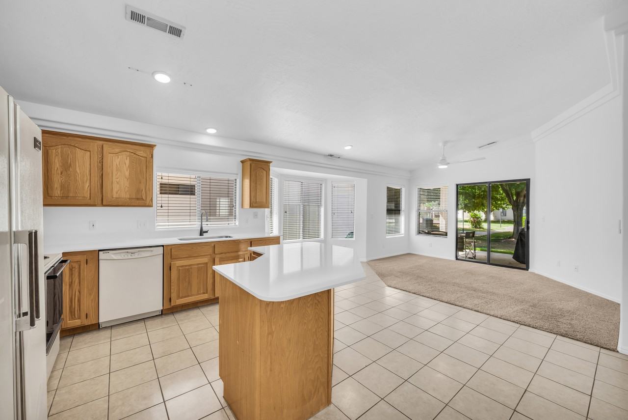 275 S Valley View Dr #51 - Photo 5 of 34