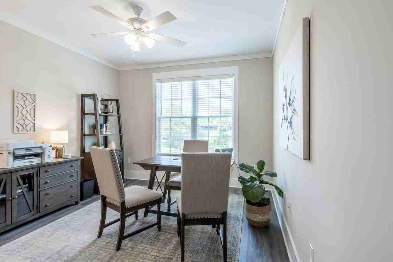 180 Westfall Town Dr - Photo 4 of 11