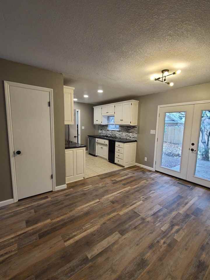 4300 Wynnewood Dr #2 - Photo 2 of 12