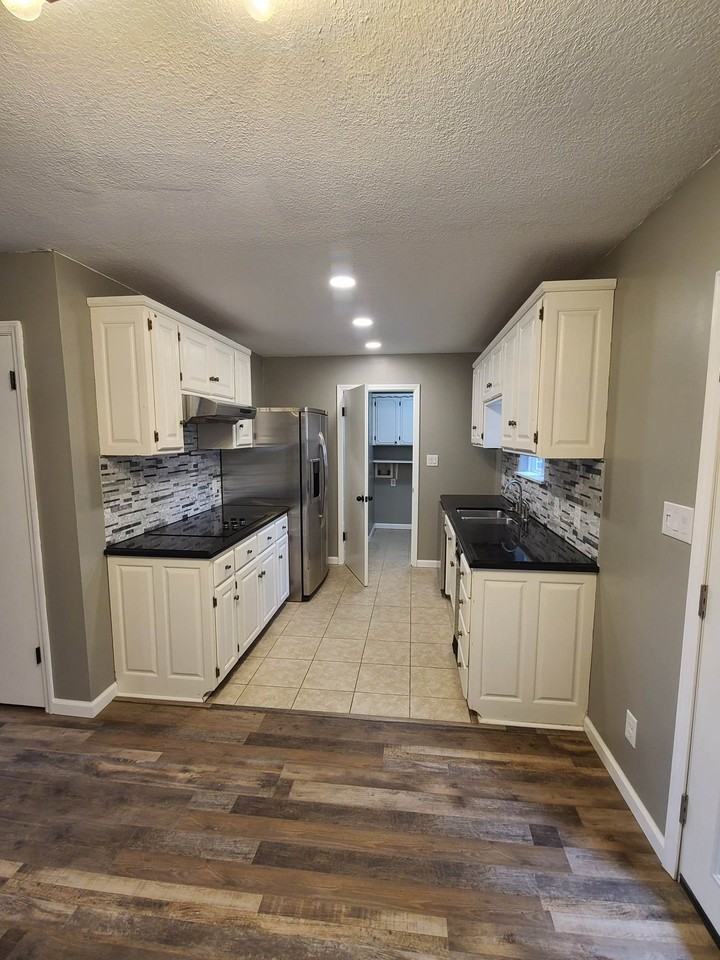 4300 Wynnewood Dr #2 - Photo 3 of 12