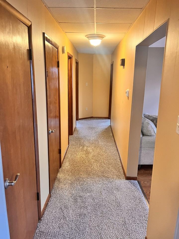 232 N 9th St #C - Photo 2 of 12