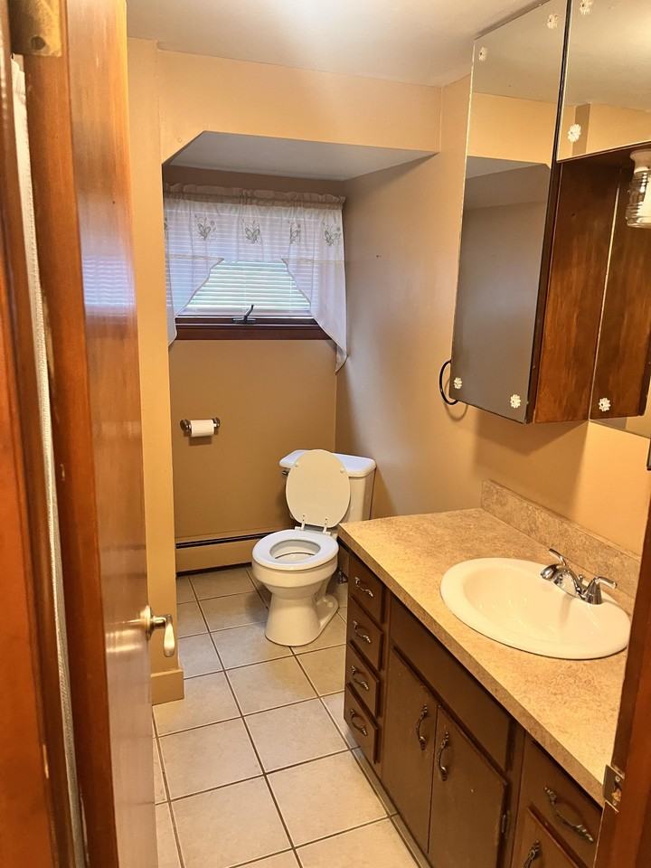 232 N 9th St #C - Photo 3 of 12