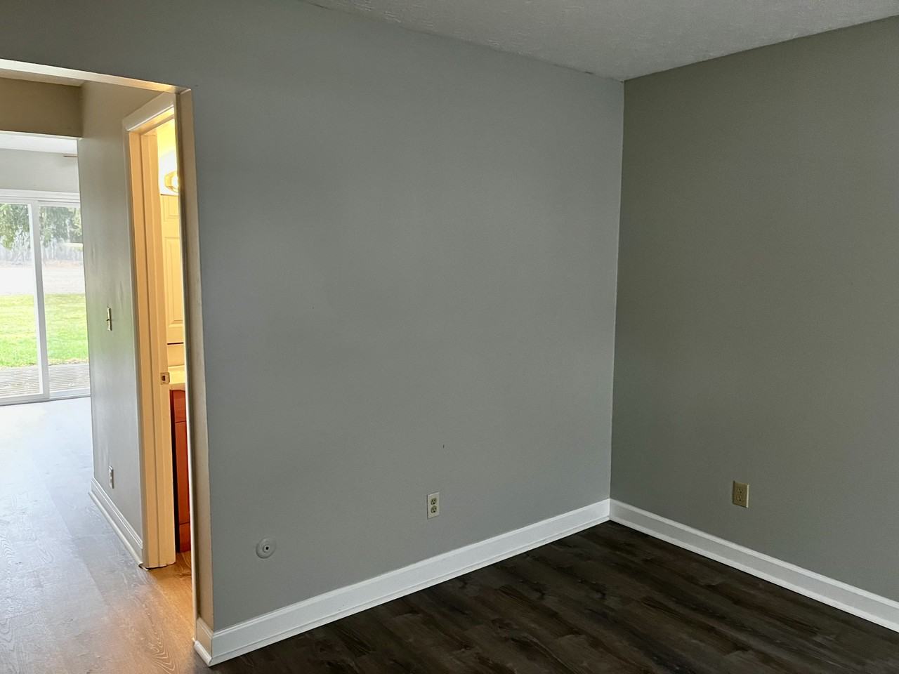 707 Forest Ln - Photo 3 of 10