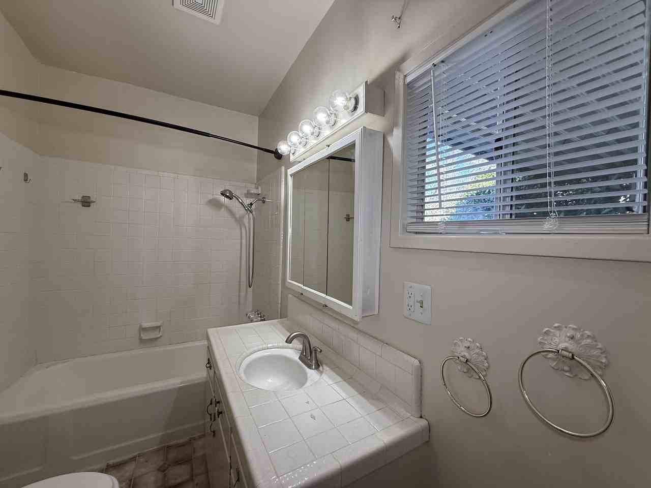 2916 Kennedy Ave #1 - Photo 7 of 14