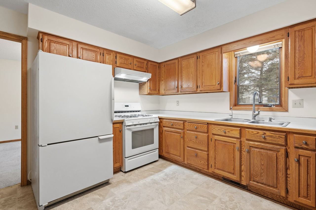 9173 Princeton Rd - Photo 3 of 40