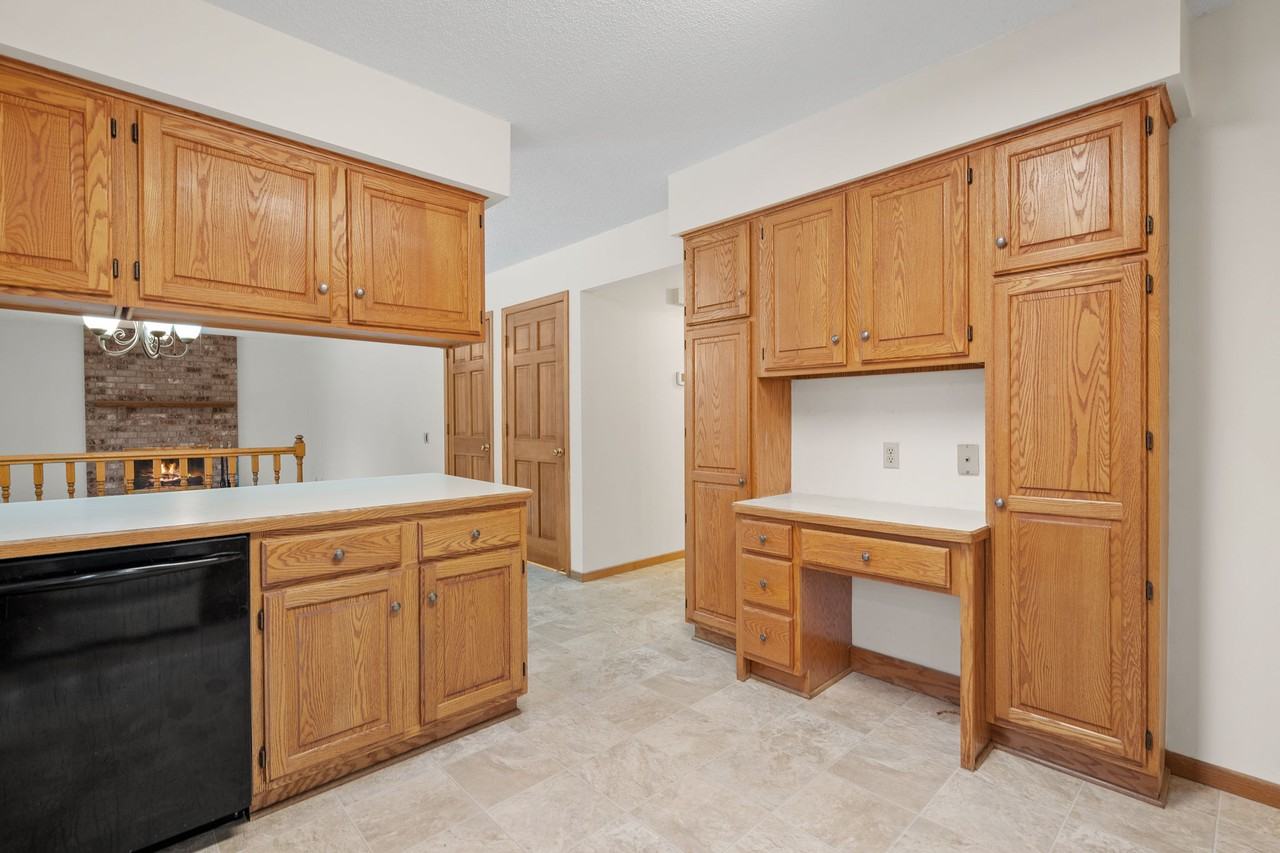 9173 Princeton Rd - Photo 5 of 40