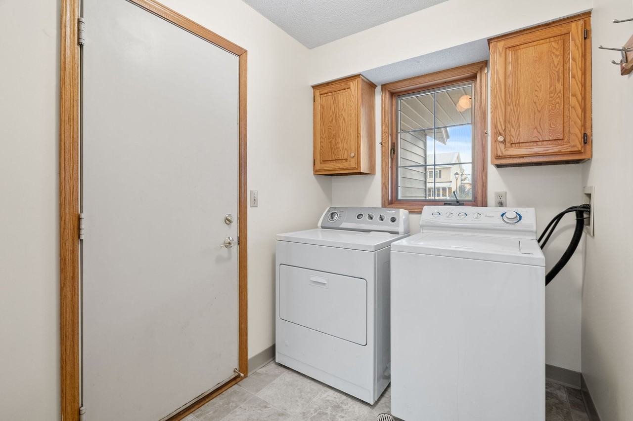 9173 Princeton Rd - Photo 6 of 40