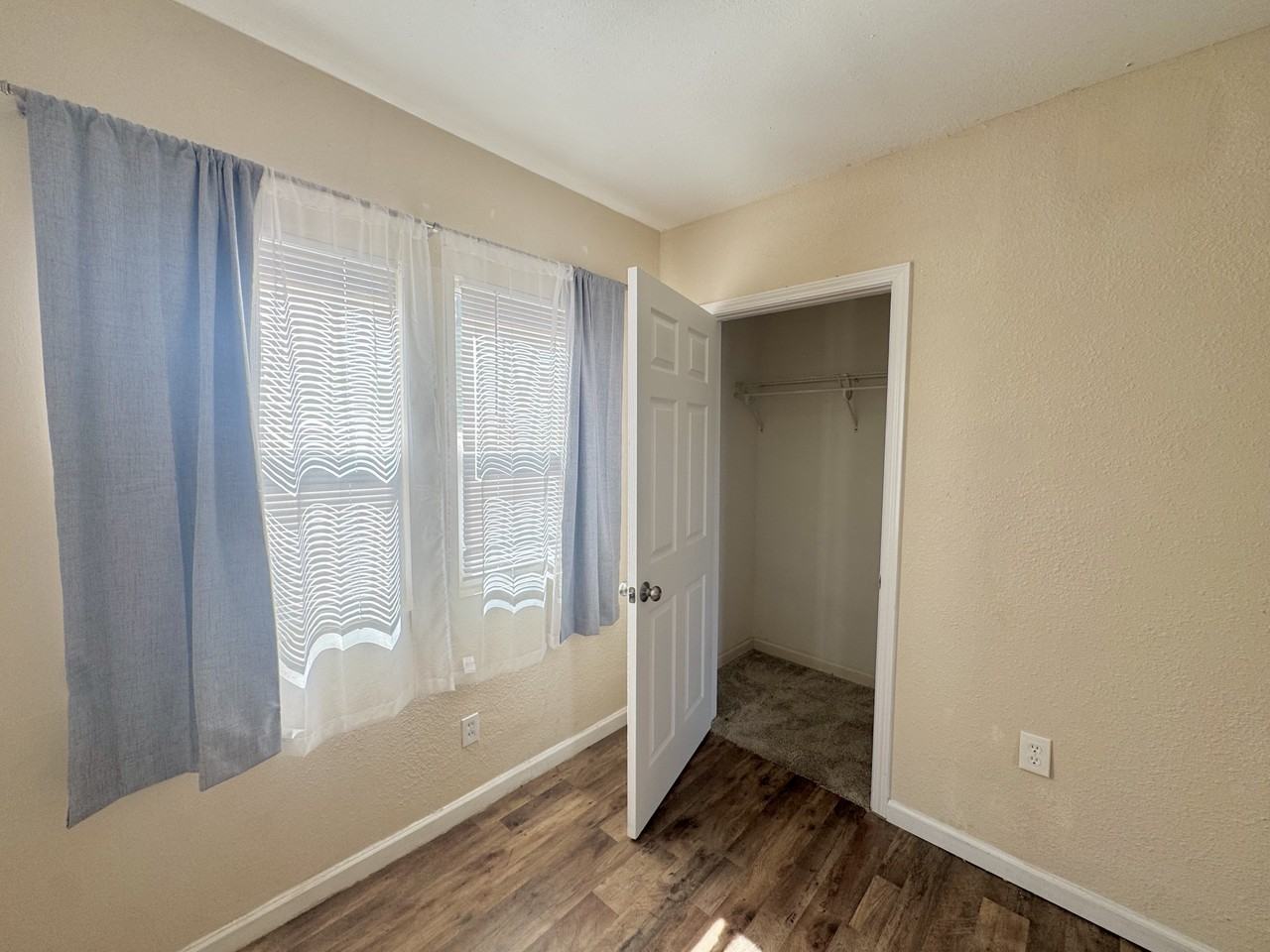 611 Sheridan St #TOP - Photo 7 of 8