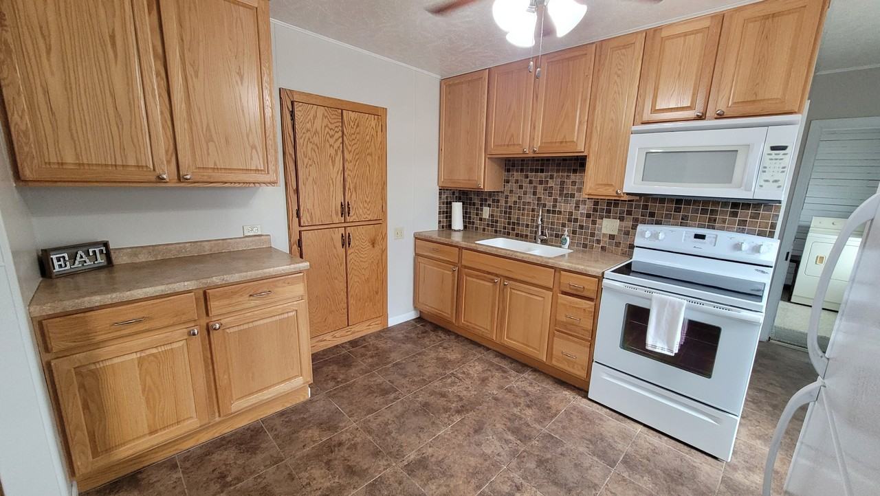 409 N St - Photo 2 of 18