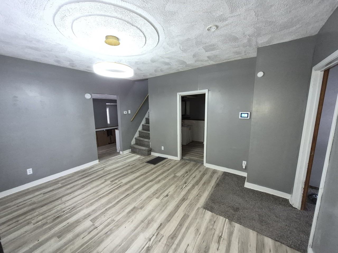 283 Bulkley Ave - Photo 3 of 15