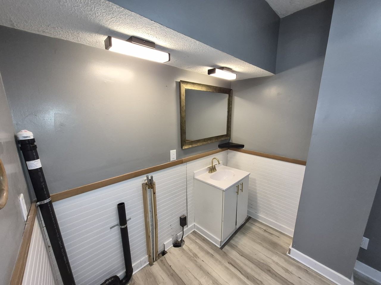 283 Bulkley Ave - Photo 7 of 15