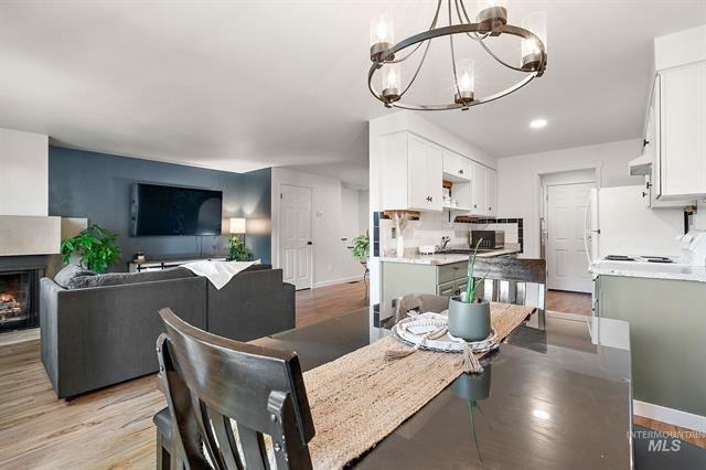 529 S Beach St - Photo 2 of 34