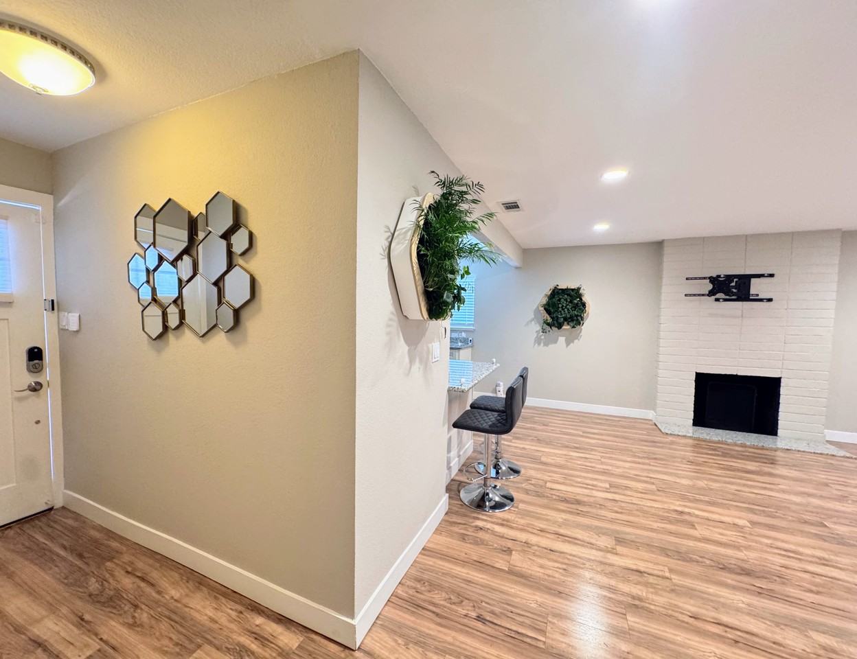 2125 Athene Dr - Photo 6 of 17