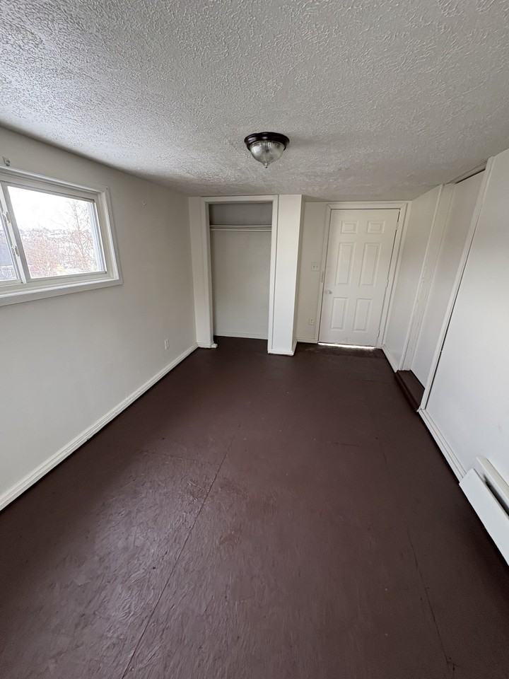 31 Nutt Ave #B - Photo 5 of 6