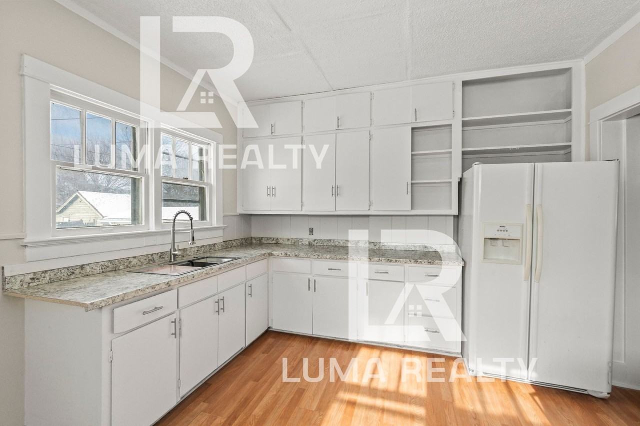 1139 Pursell Ave - Photo 5 of 15