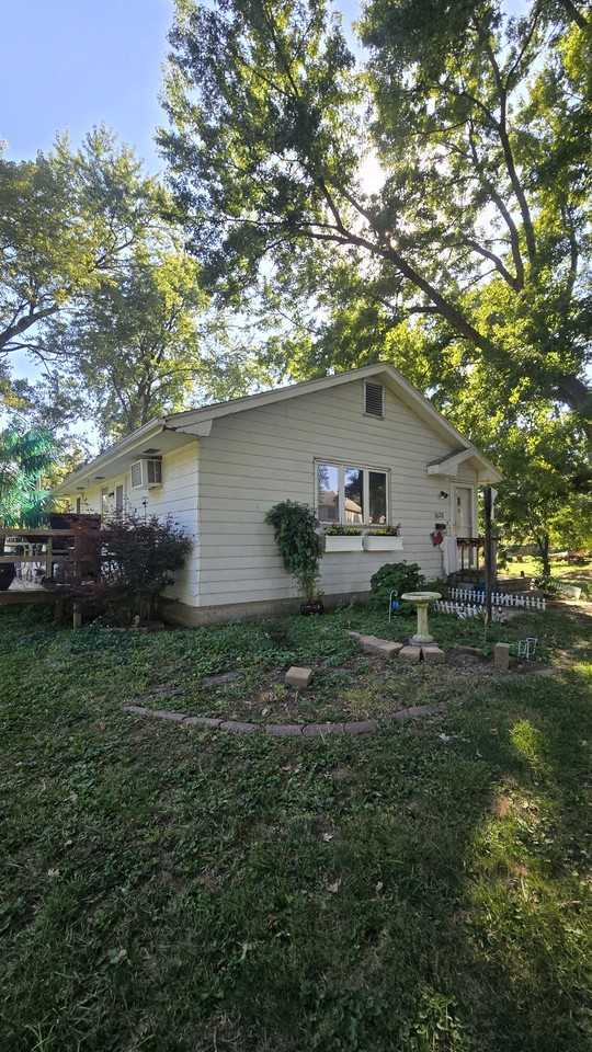 1020 7th Ave - Photo 6 of 25