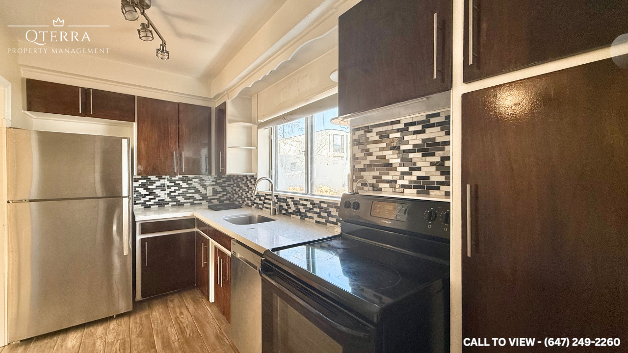 232 Lawrence Ave W - Photo 2 of 12