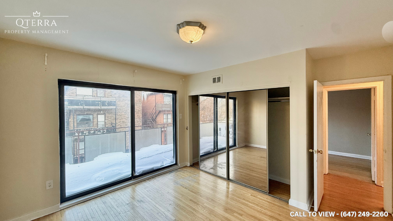 232 Lawrence Ave W - Photo 7 of 12