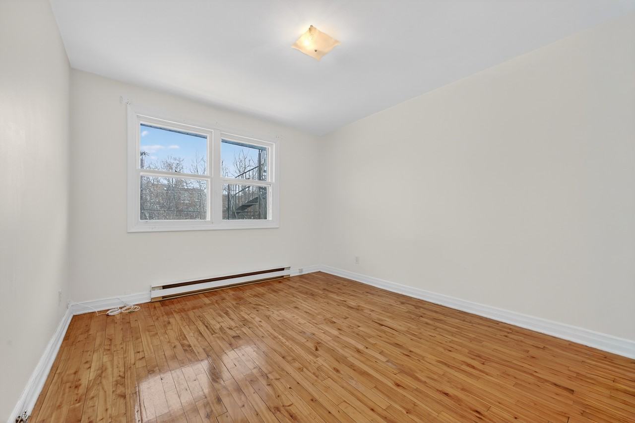 2111 Avenue Beaconsfield #3 - Photo 5 of 11