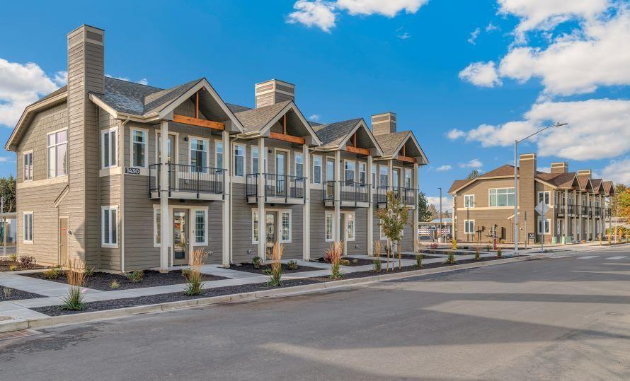 1329 Sw Pumice Ave - Photo 3 of 19