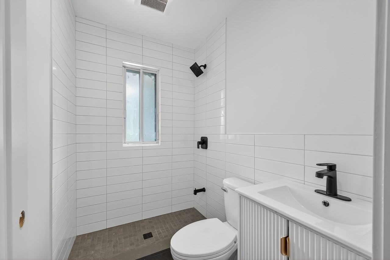 Rue de Marseille - Photo 7 of 11