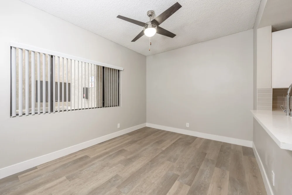 1435 Stanley Ave - Photo 6 of 50