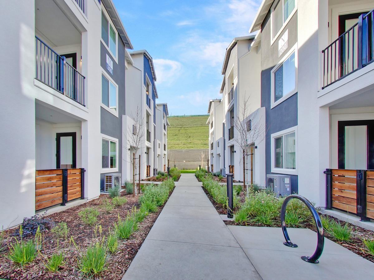 300 Opus Lane - Photo 5 of 50